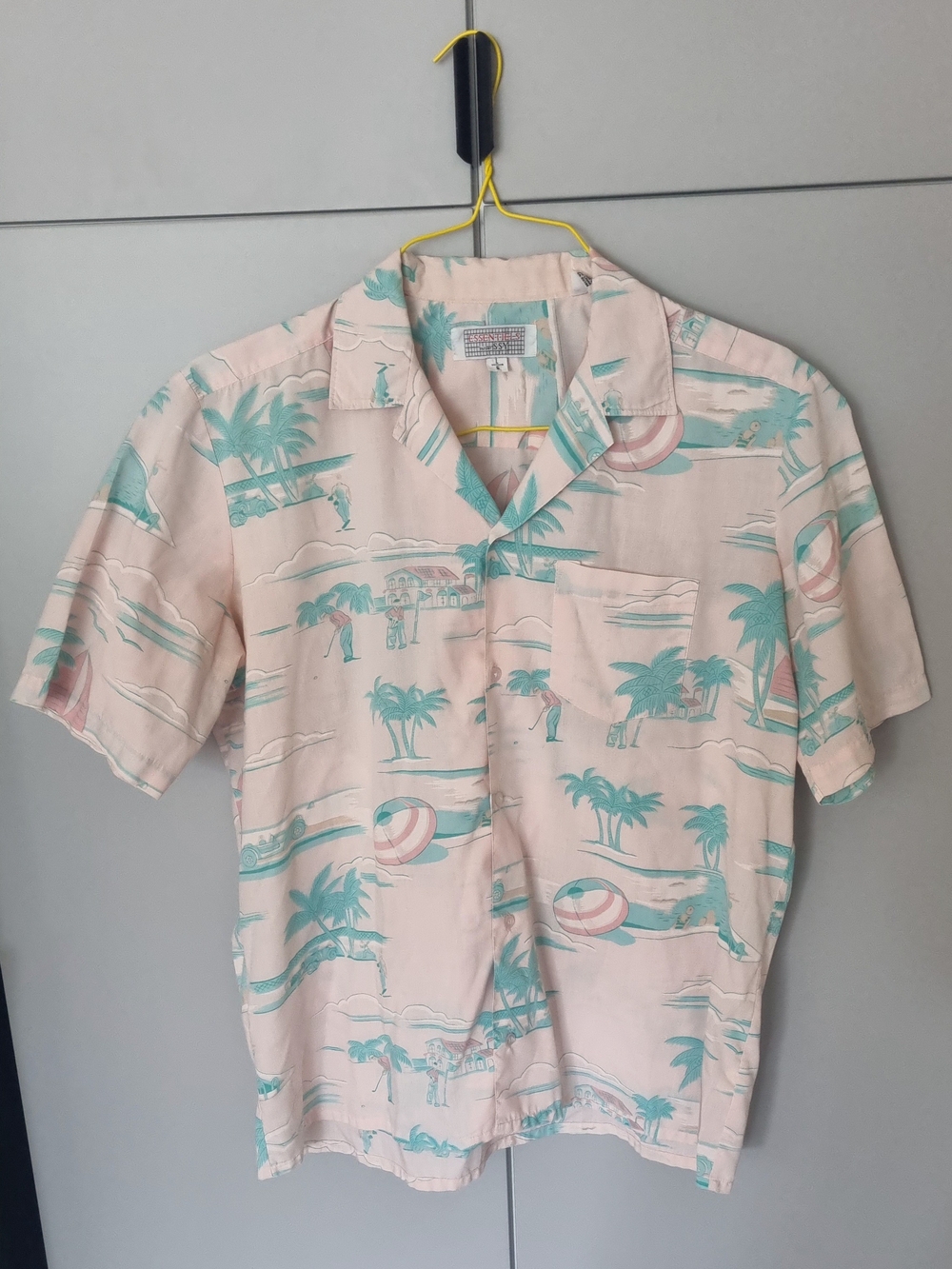 Classic Vintage summer beach camp hawaiian short-sleeve Shirt. Men's size L